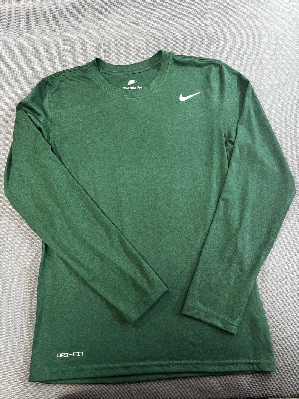 Nike Men’s Dri-FIT Long-Sleeve Performance Shirt - Dark Green size small
